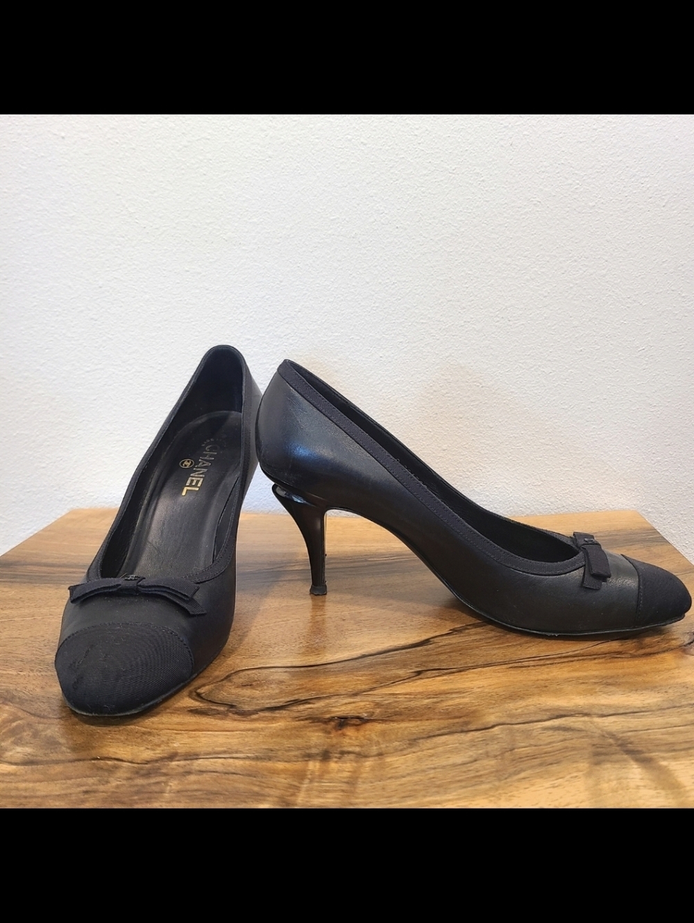 Chanel Black Leather Bow Cap Pump Heels - Picture 1 of 15